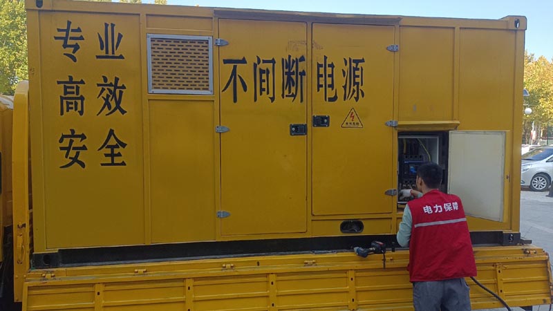 古田柴油发电机组和UPS电源配合使用时，如何避免切换过程中的电力中断？